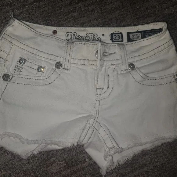 Miss Me shorts size 23 - Picture 2 of 2